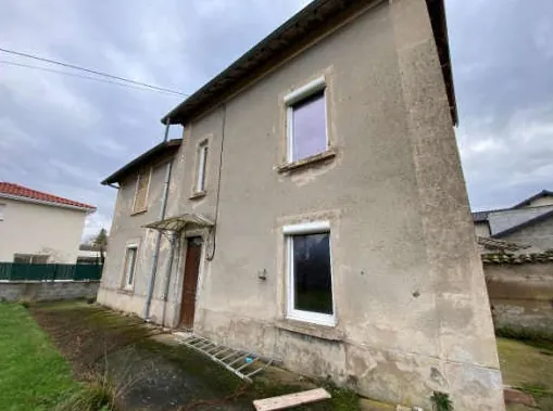 Maison à vendre avec 3 chambres à Thil, grande parcelle, prix attractif 47 000 € 