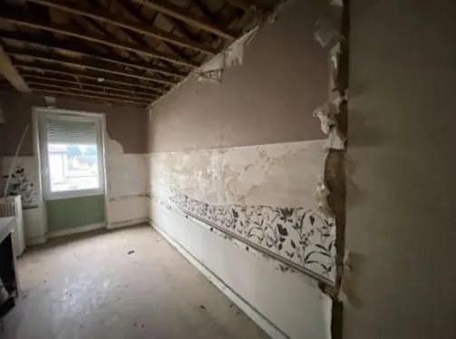 Maison à vendre avec 3 chambres à Thil, grande parcelle, prix attractif 47 000 € 