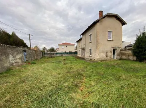 Maison à vendre avec 3 chambres à Thil, grande parcelle, prix attractif 47 000 €