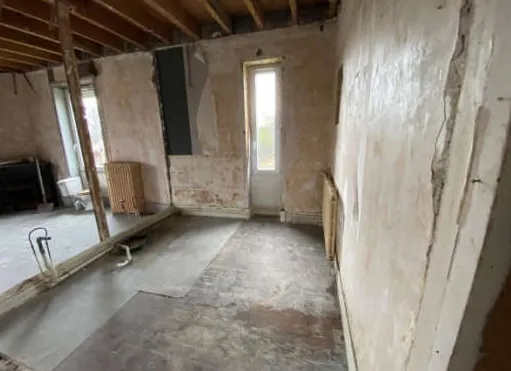 Maison à vendre avec 3 chambres à Thil, grande parcelle, prix attractif 47 000 € 