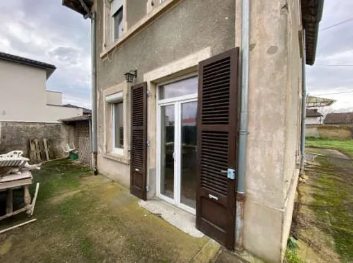 Maison à vendre avec 3 chambres à Thil, grande parcelle, prix attractif 47 000 € 