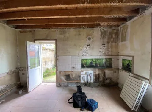 Maison à vendre avec 3 chambres à Thil, grande parcelle, prix attractif 47 000 € 