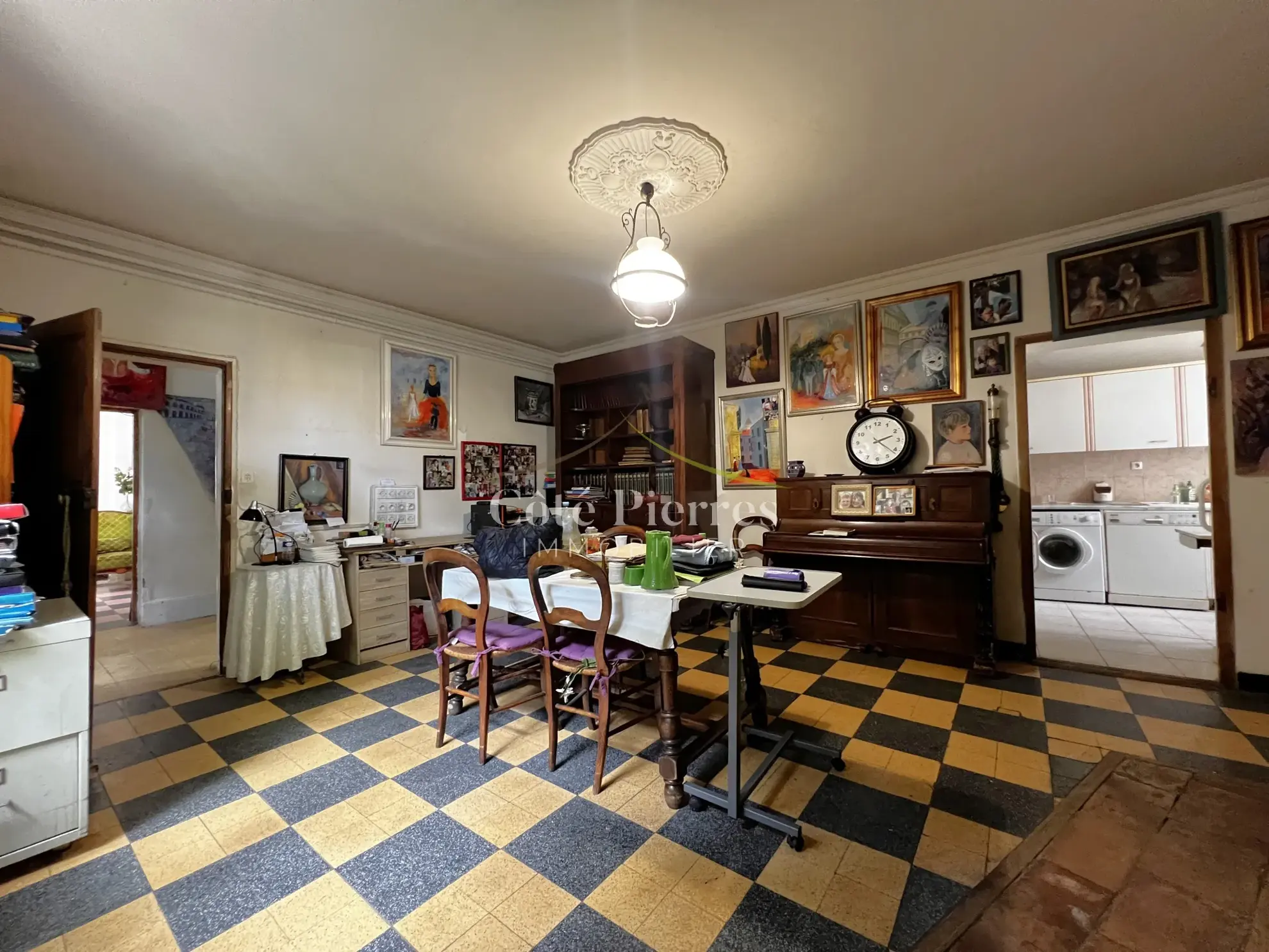 Charmante maison de village à Redessan avec grand potentiel de rénovation 