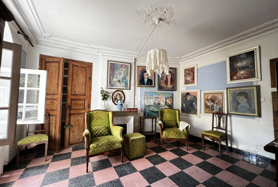Charmante maison de village à Redessan avec grand potentiel de rénovation 