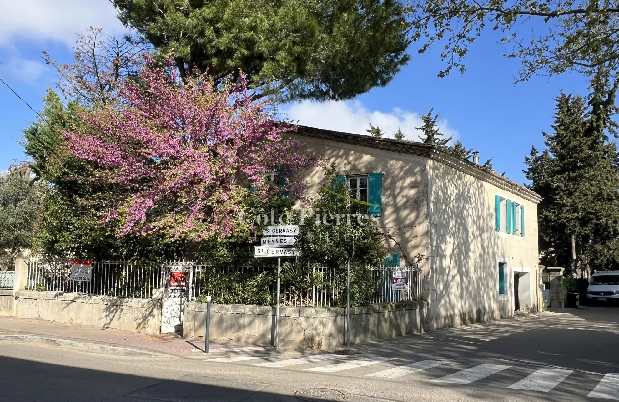 Charmante maison de village à Redessan avec grand potentiel de rénovation 