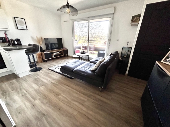 Appartement 2 pièces lumineux de 41 m² avec terrasse et garage à Nîmes dans un secteur calme