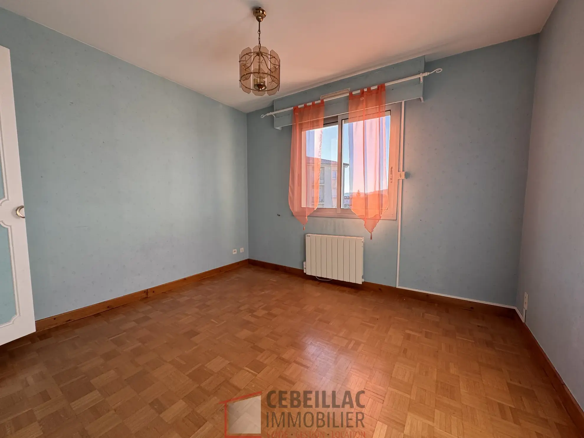 Appartement lumineux de 71 m² avec balcon à Cebeillac, Saint-Flour 