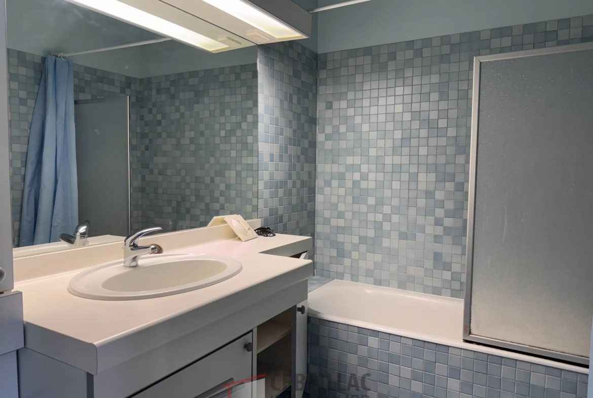 Appartement lumineux de 71 m² avec balcon à Cebeillac, Saint-Flour 