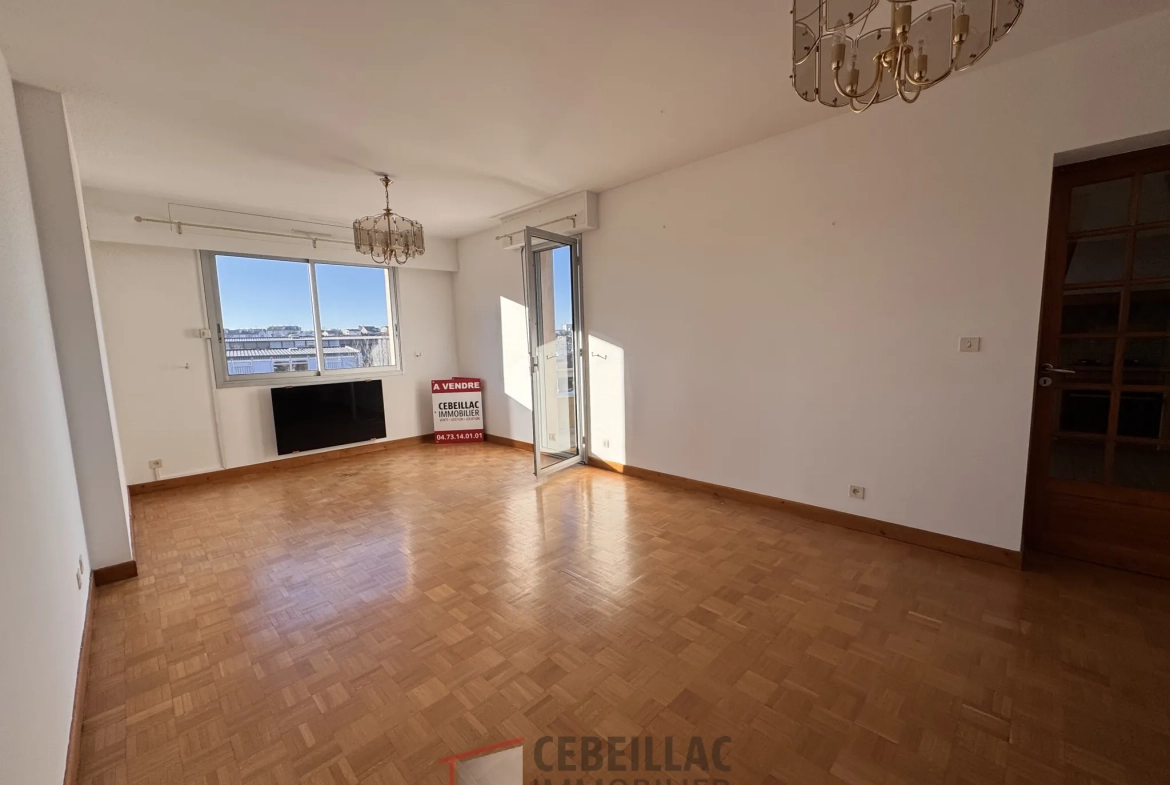 Appartement lumineux de 71 m² avec balcon à Cebeillac, Saint-Flour 
