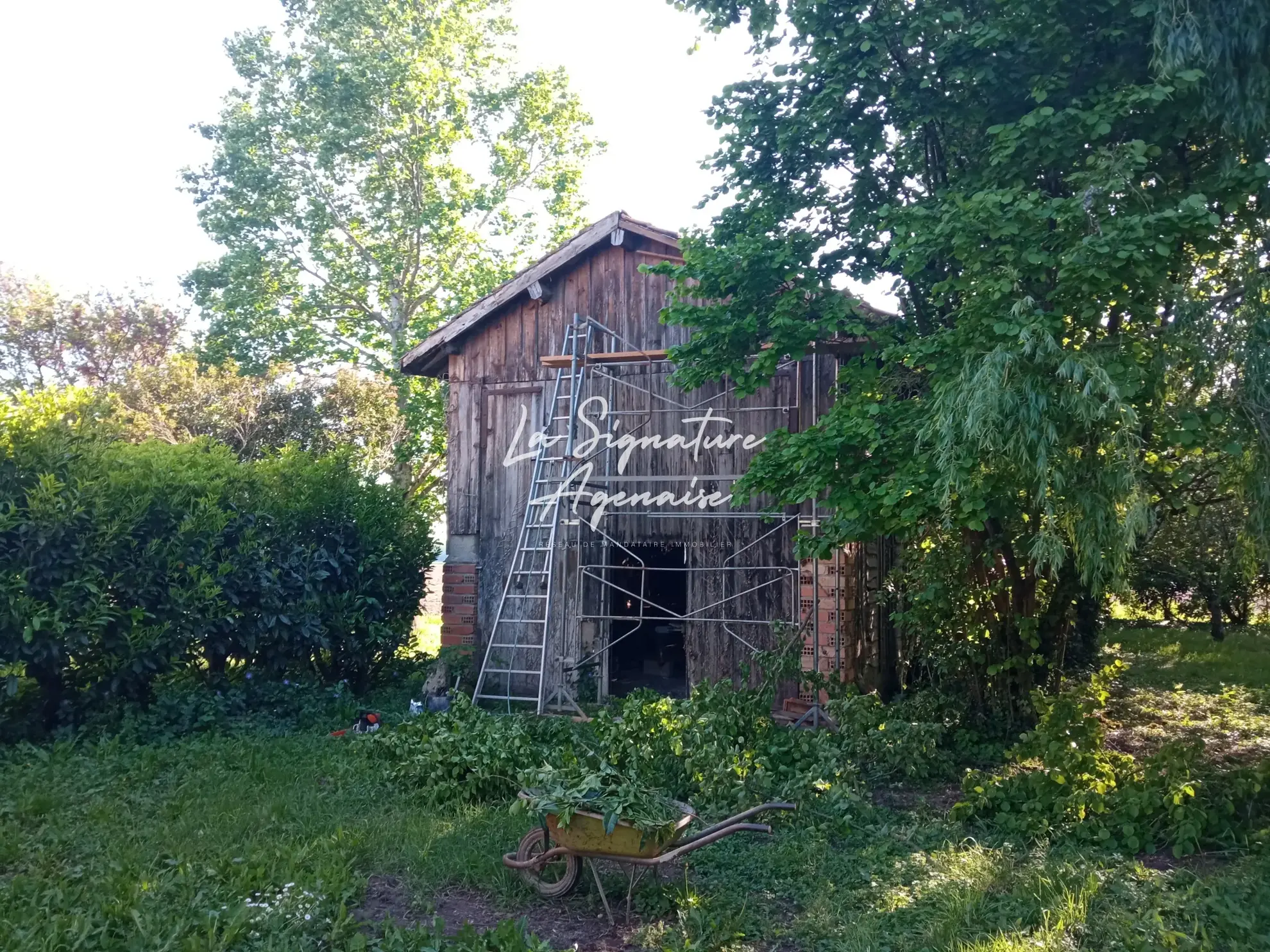 Maison à rénover sur un grand terrain à Couthure-sur-Garonne 