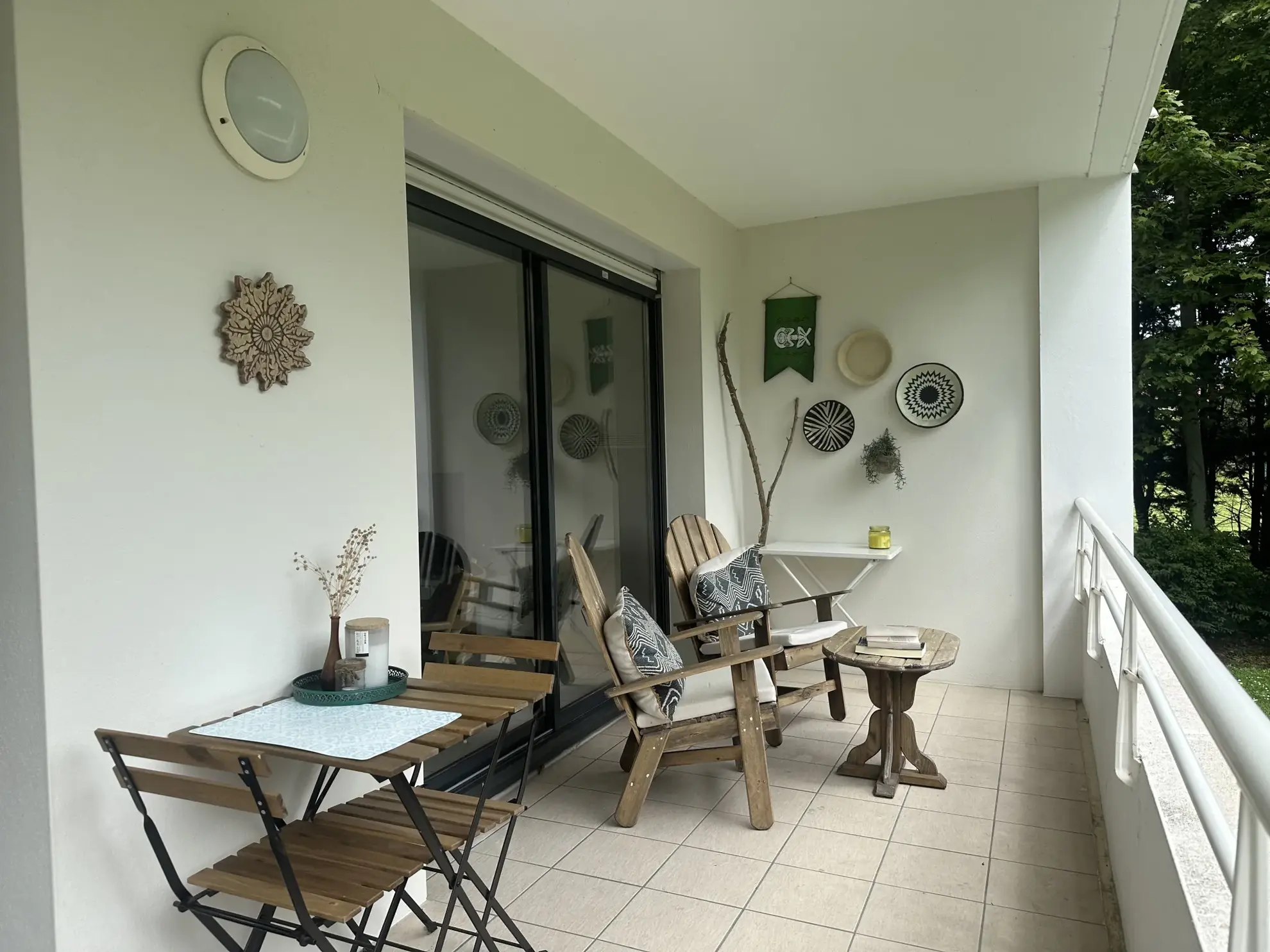 Charmant T2 à Anglet avec Terrasse, Parking et Cave dans Résidence de Standing 