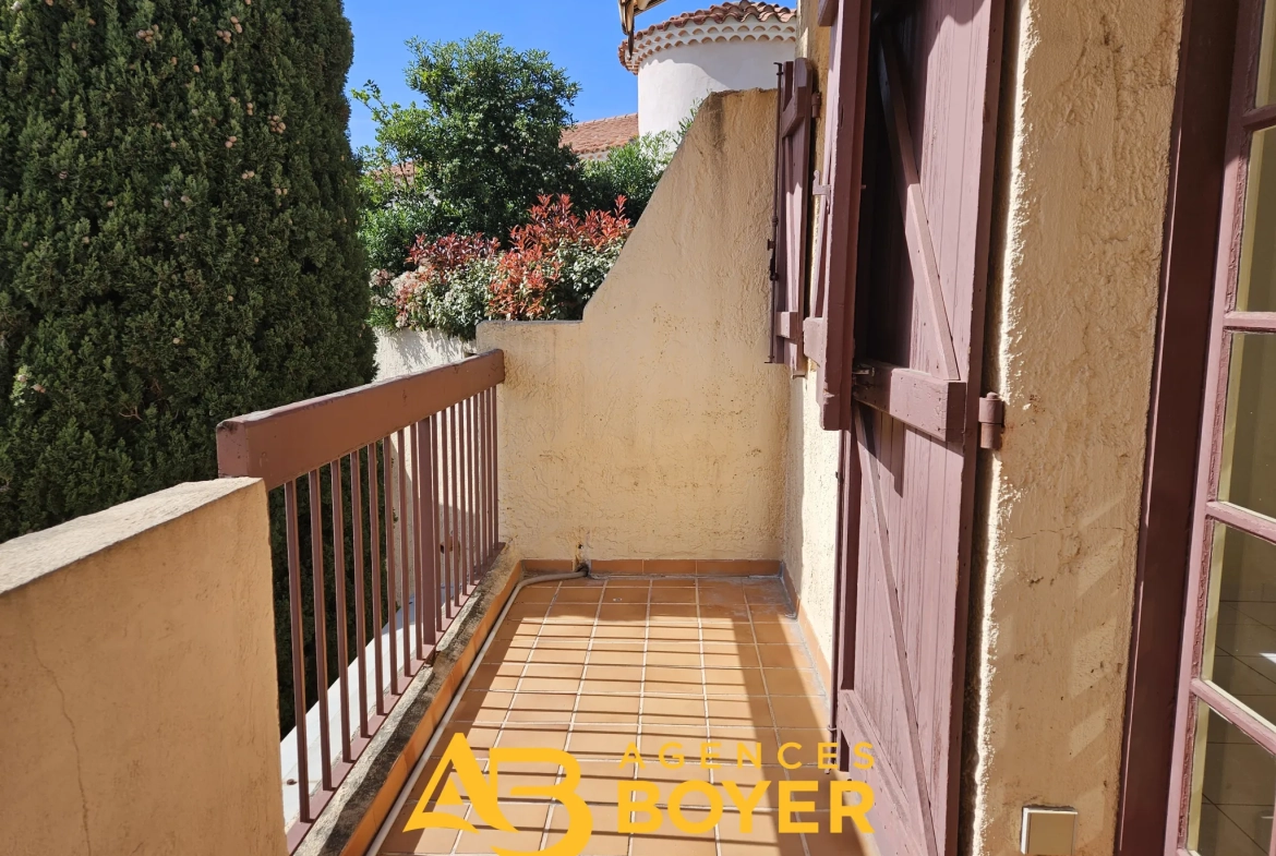 Charmant appartement 2 pièces avec terrasse et vue mer à Bandol 