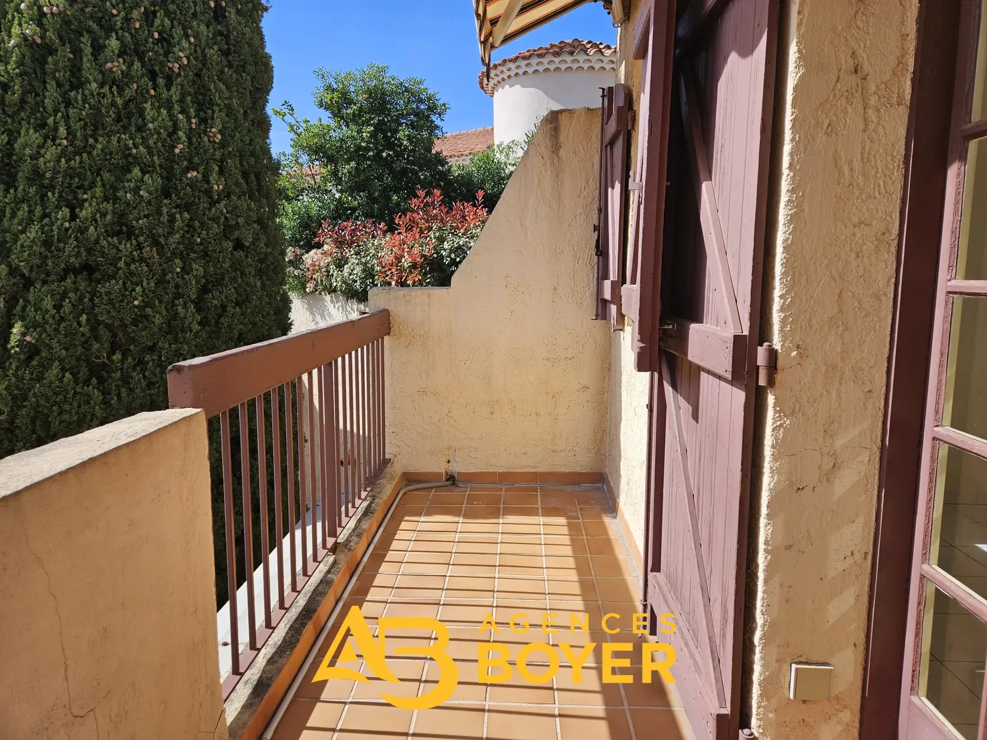 Charmant appartement 2 pièces avec terrasse et vue mer à Bandol 