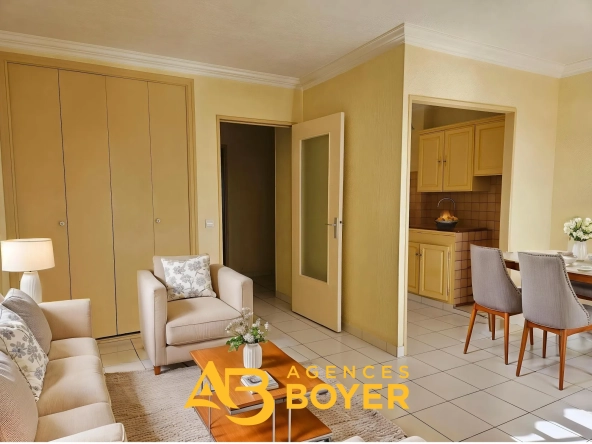 Charmant appartement 2 pièces avec terrasse et vue mer à Bandol 