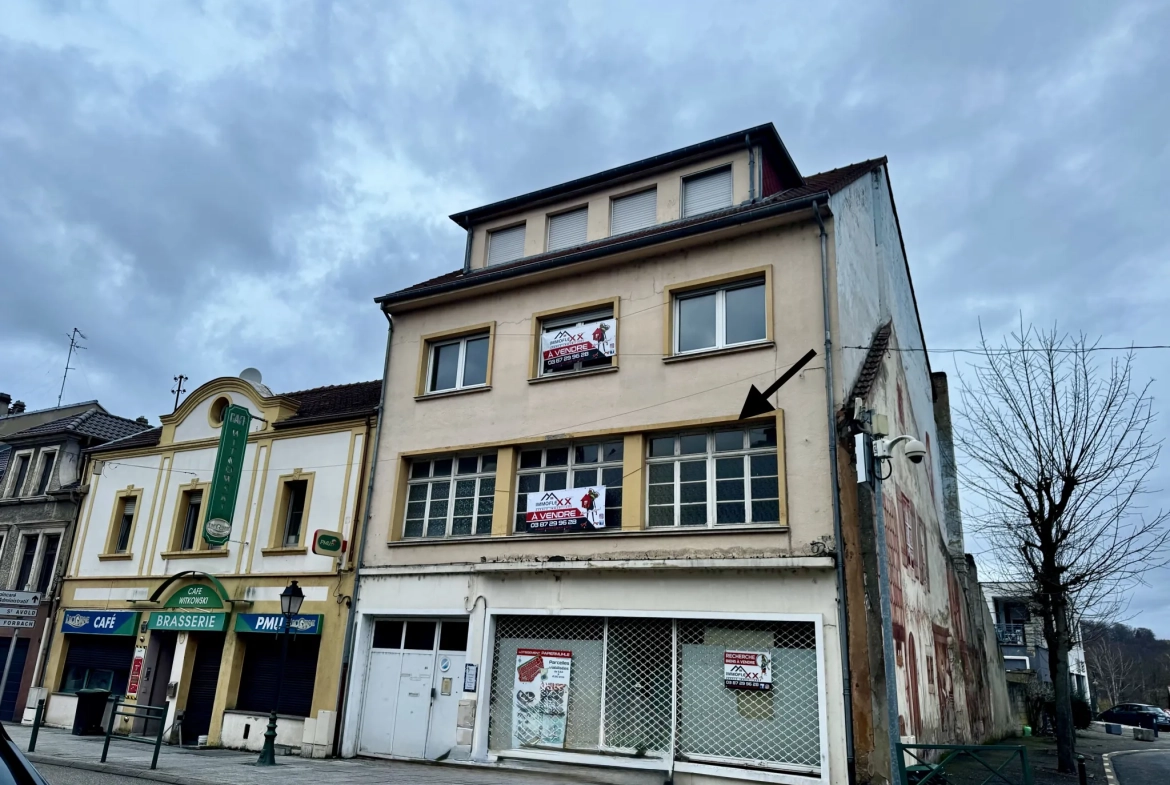 Grand appartement à vendre à Freyming-Merlebach avec terrasse et potentiel de rénovation 