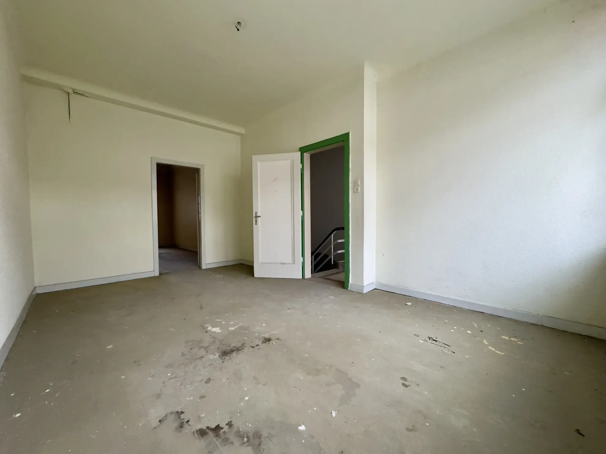 Grand appartement à vendre à Freyming-Merlebach avec terrasse et potentiel de rénovation 