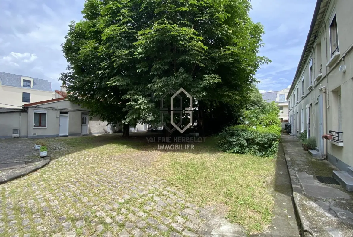 Appartement 3 pièces rénové avec terrasse à Maisons-Alfort proche métro et RER 