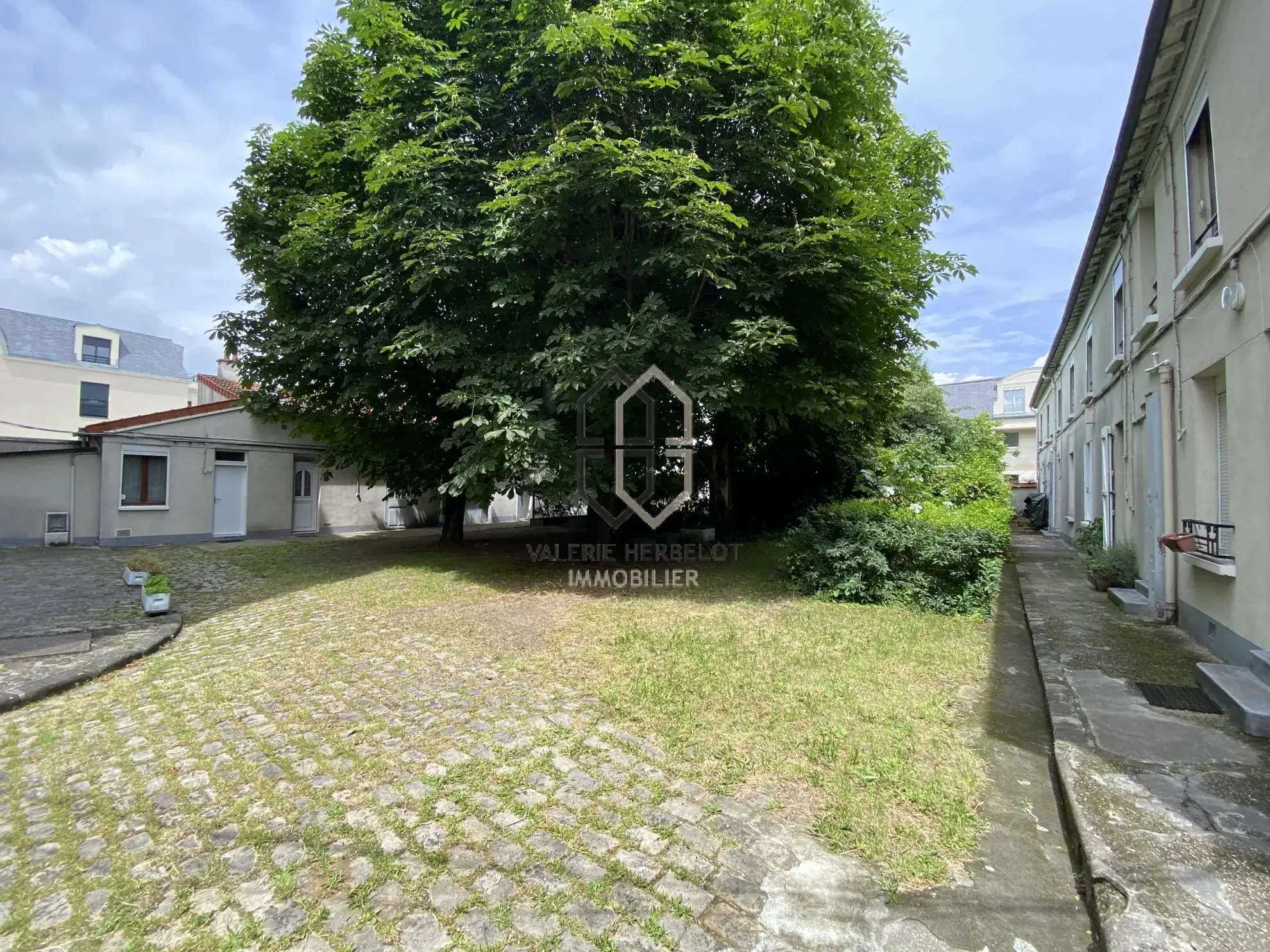 Appartement 3 pièces rénové avec terrasse à Maisons-Alfort proche métro et RER 