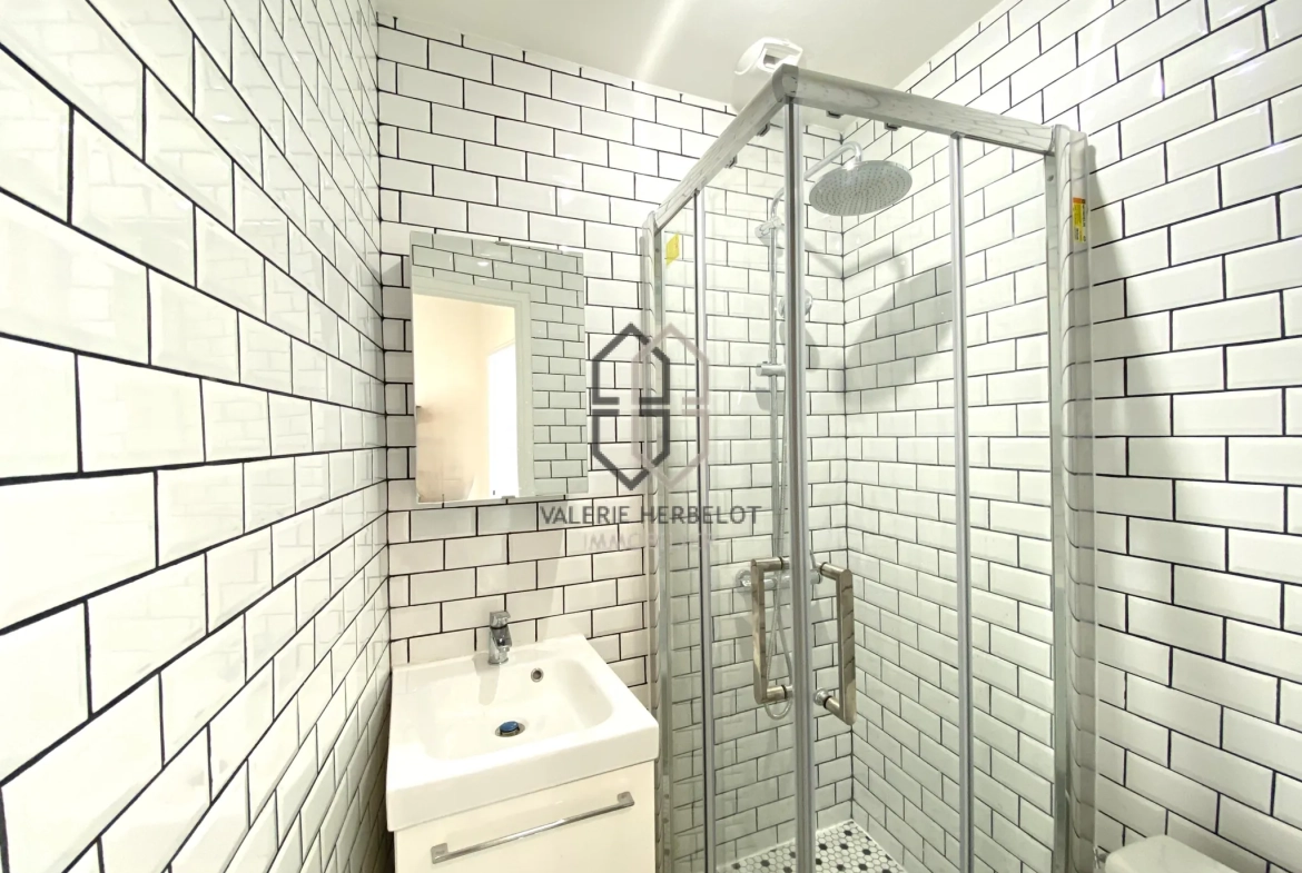 Appartement 3 pièces rénové avec terrasse à Maisons-Alfort proche métro et RER 