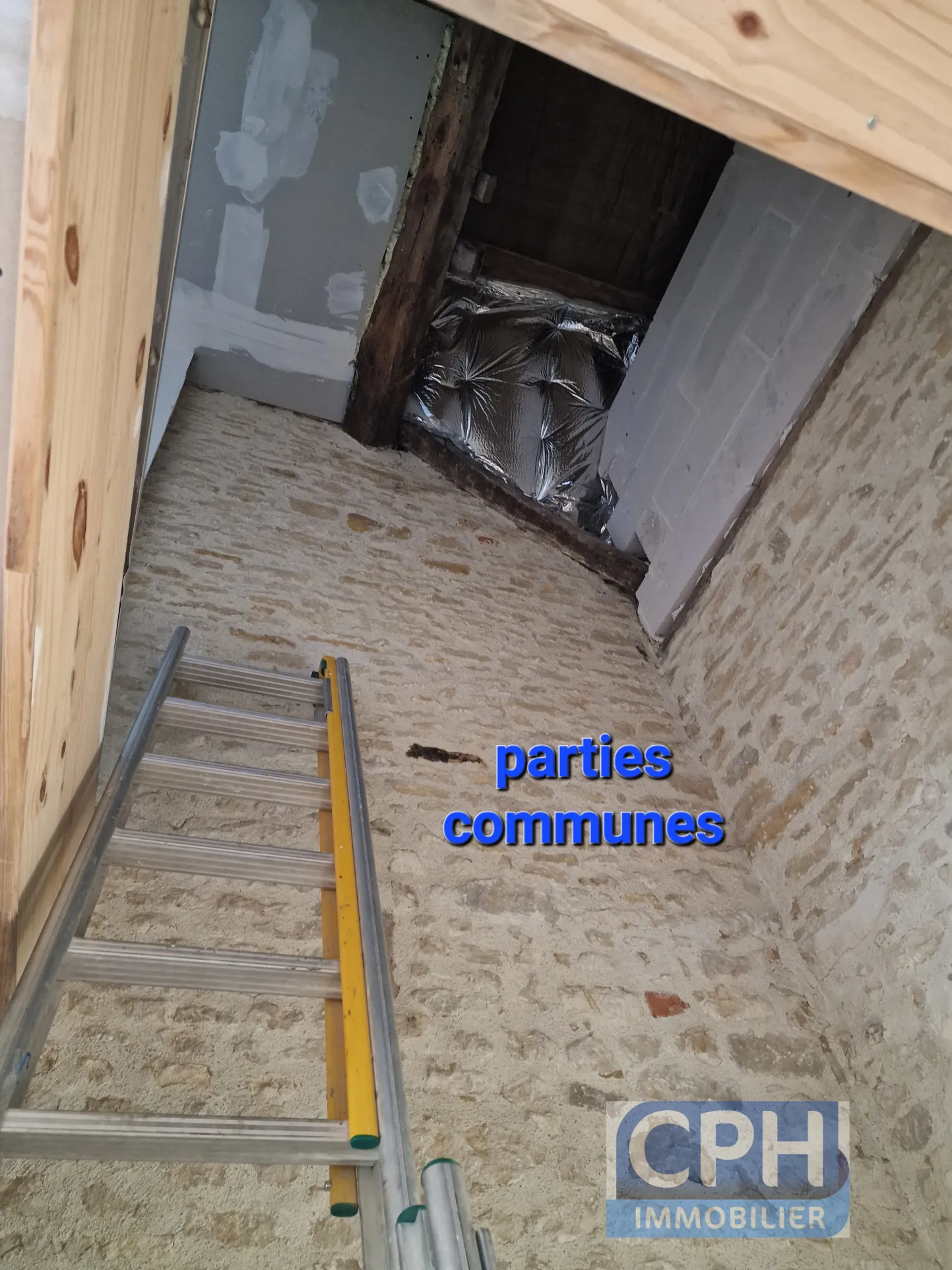 Immeuble à vendre à Trun avec fort potentiel locatif et rénovation à prévoir 
