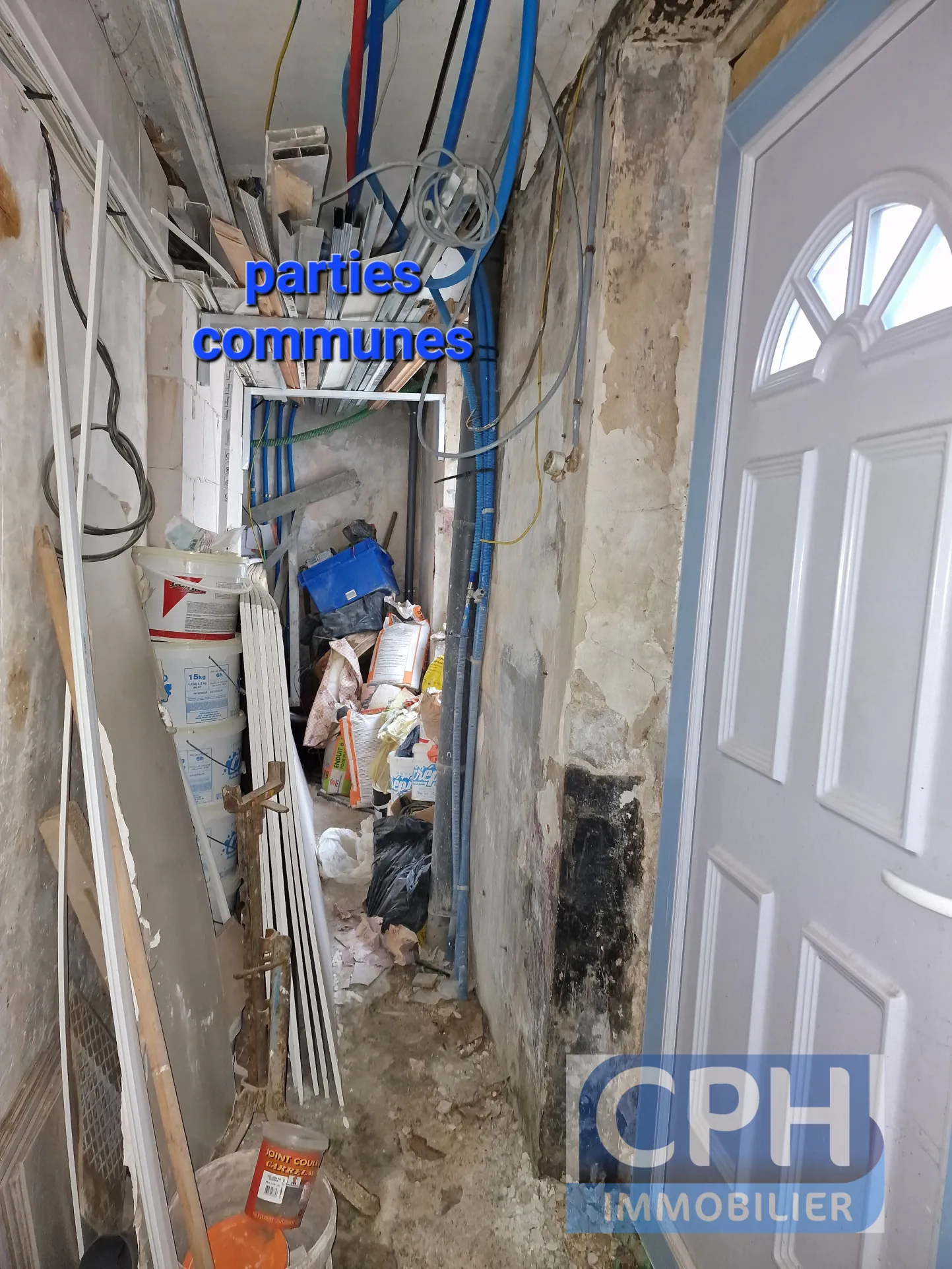 Immeuble à vendre à Trun avec fort potentiel locatif et rénovation à prévoir 