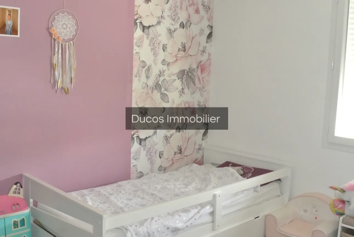 Maison de plain-pied moderne avec 4 chambres à Sainte-Bazeille 
