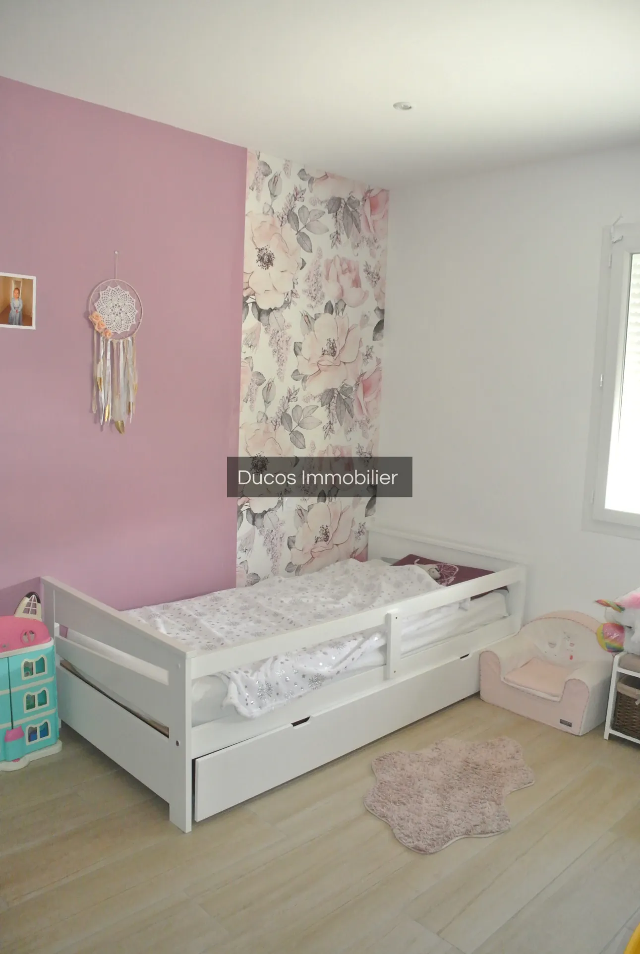 Maison de plain-pied moderne avec 4 chambres à Sainte-Bazeille 