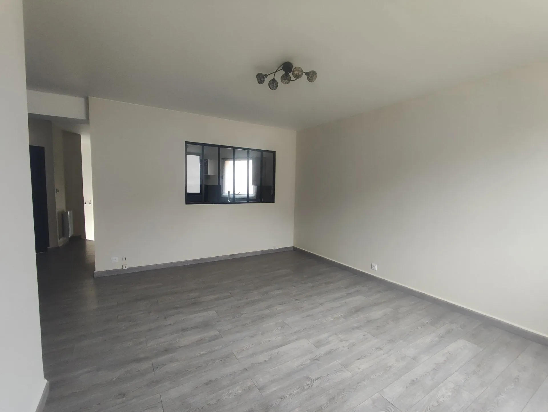 Bel appartement en rez-de-chaussée avec 2 chambres au centre-ville de Nevers 