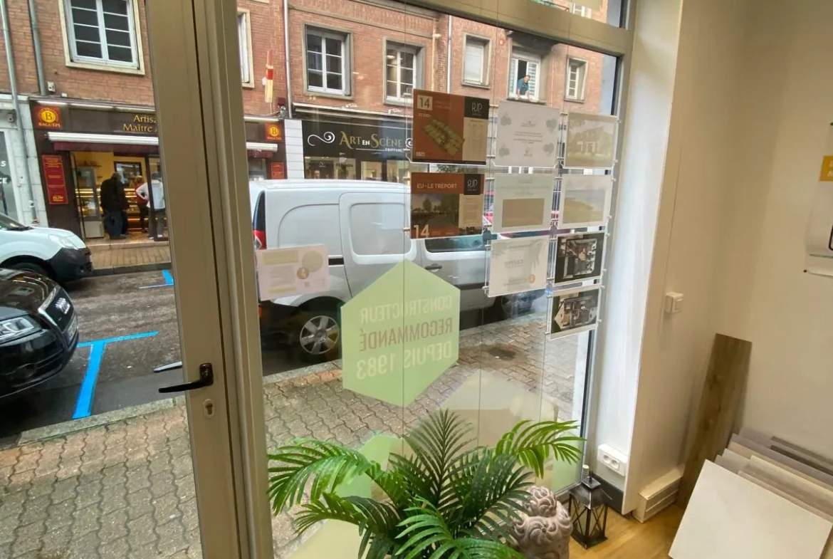 Immeuble à Eu avec local commercial et appartements loués - Opportunité d'investissement 