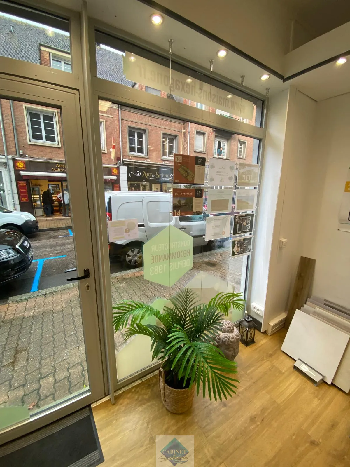Immeuble à Eu avec local commercial et appartements loués - Opportunité d'investissement 