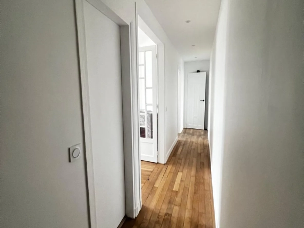 Appartement 2 pièces rénové de 44m² à Asnières-sur-Seine proche métro