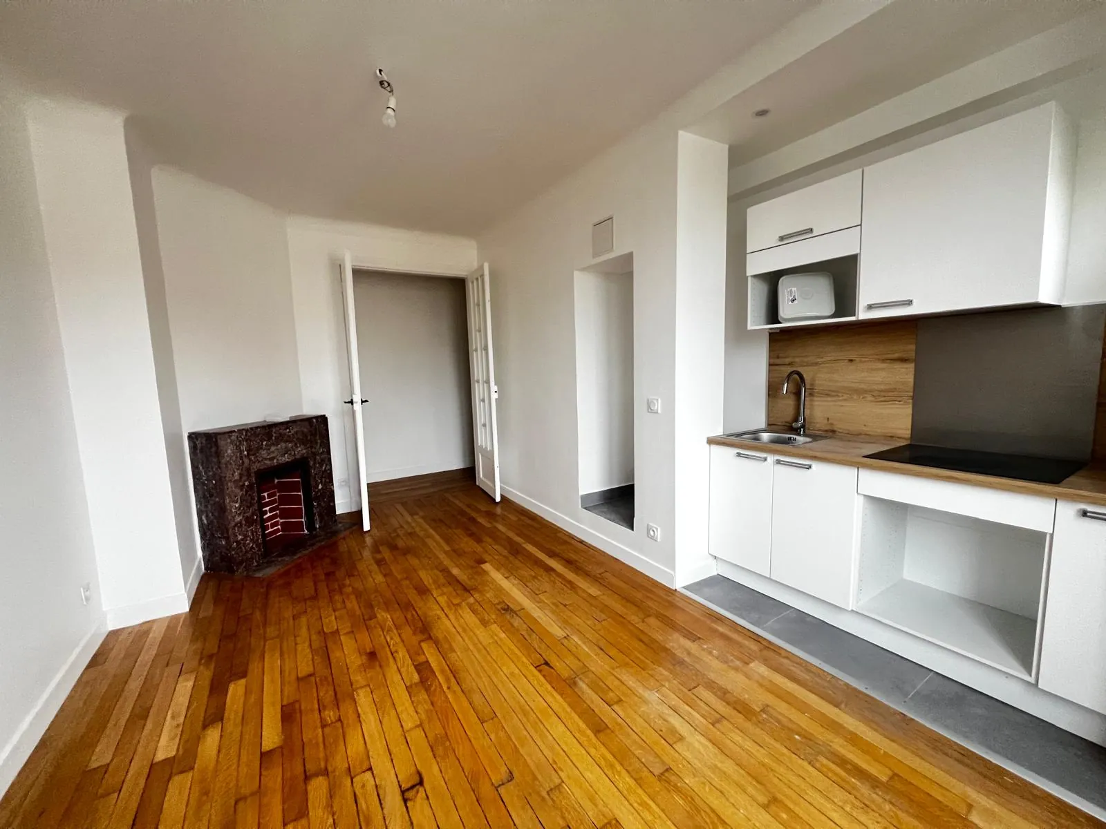 Appartement 2 pièces rénové de 44m² à Asnières-sur-Seine proche métro 