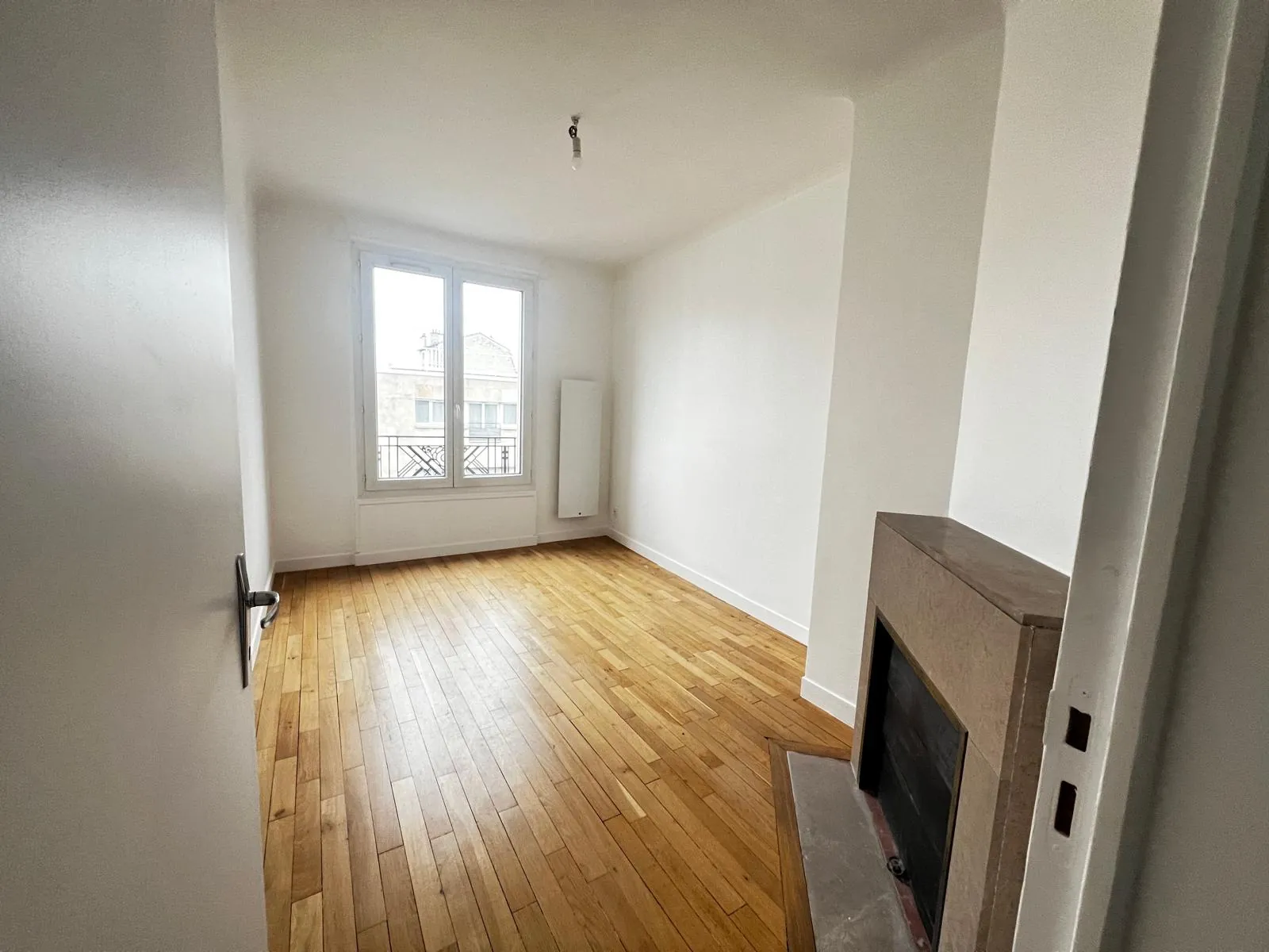 Appartement 2 pièces rénové de 44m² à Asnières-sur-Seine proche métro 