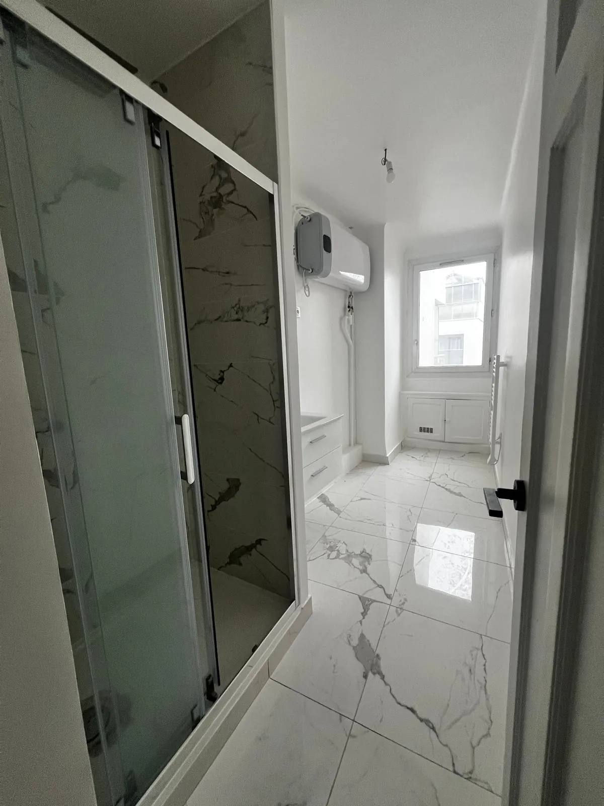 Appartement 2 pièces rénové de 44m² à Asnières-sur-Seine proche métro 