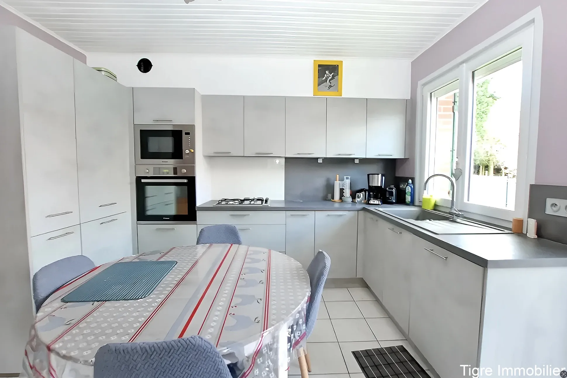 Maison en brique proche frontière belge avec grand terrain et sous-sol aménageable 