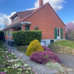 Maison en brique proche frontière belge avec grand terrain et sous-sol aménageable