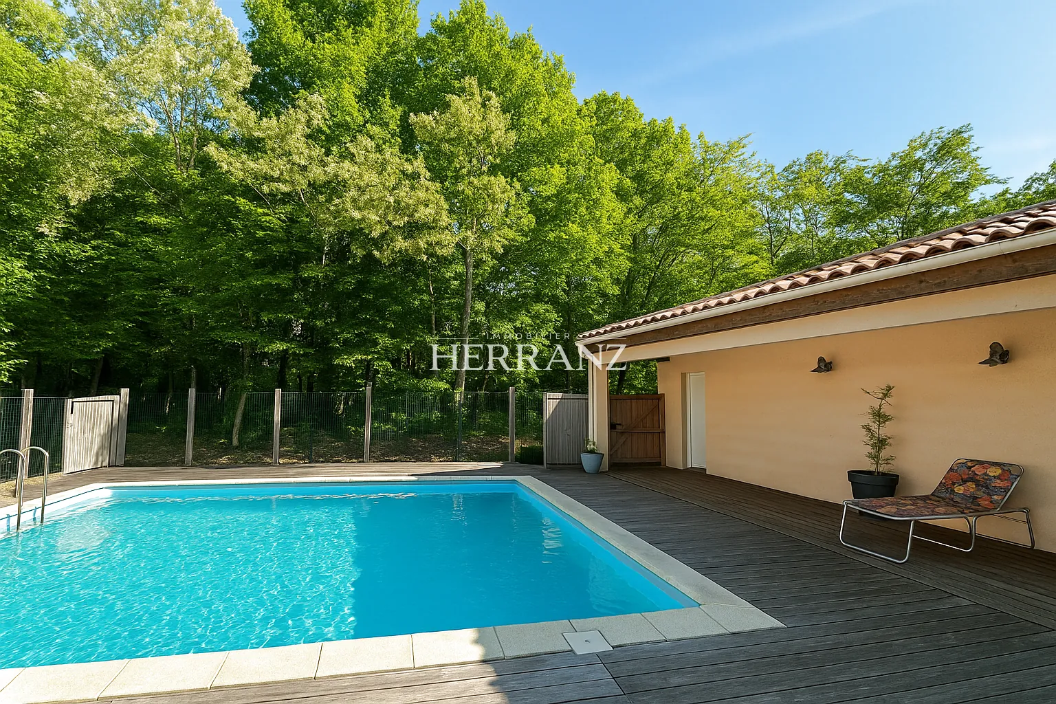 Charmante maison de plain-pied avec jardin, piscine et garage près de Saint-Emilion 