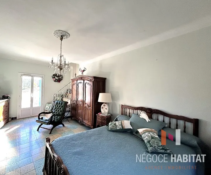 Maison atypique avec jardin et potentiel à Junas 