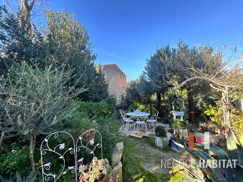 Maison atypique avec jardin et potentiel à Junas 