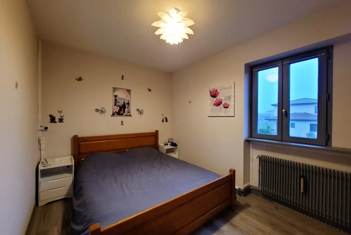 Maison familiale de 138 m² avec 5 chambres à Misérieux proche écoles et Lyon 