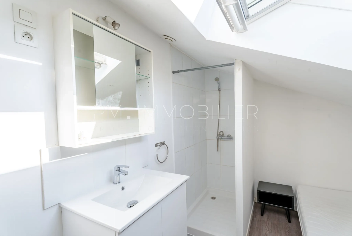 Studio à vendre à Marseille Saint-Marcel – Idéal investissement, 26 m², dernier étage, calme 