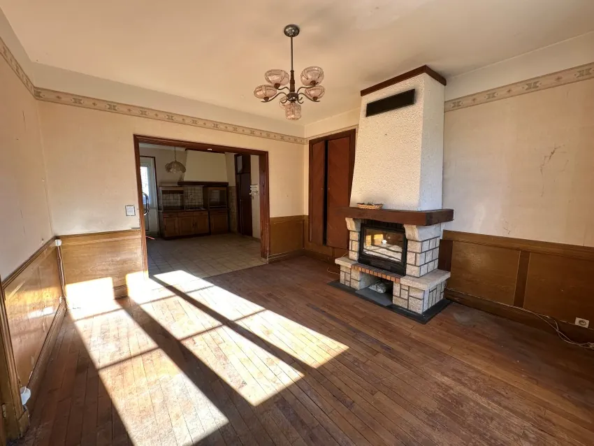 Grand ensemble immobilier à Saint Gervais d'Auvergne avec maison, dépendances et terrain de 5000 m² 