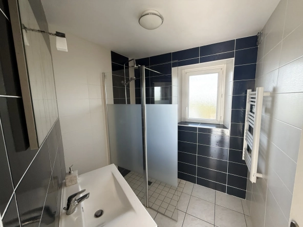 Vente de deux maisons avec grand terrain à Plouneour Trez entre terre et mer 