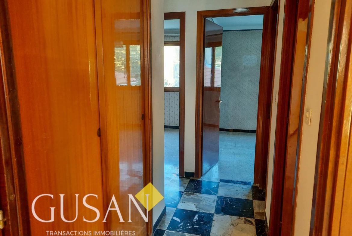 Appartement T4 à vendre à Toulon avec balcon et stationnement - Agence Gusan 