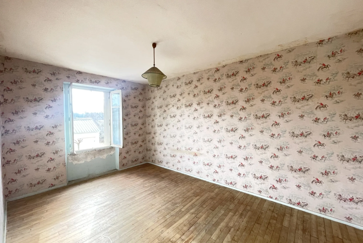 Maison ancienne à Darazac de 140 m² avec grand potentiel et terrain 