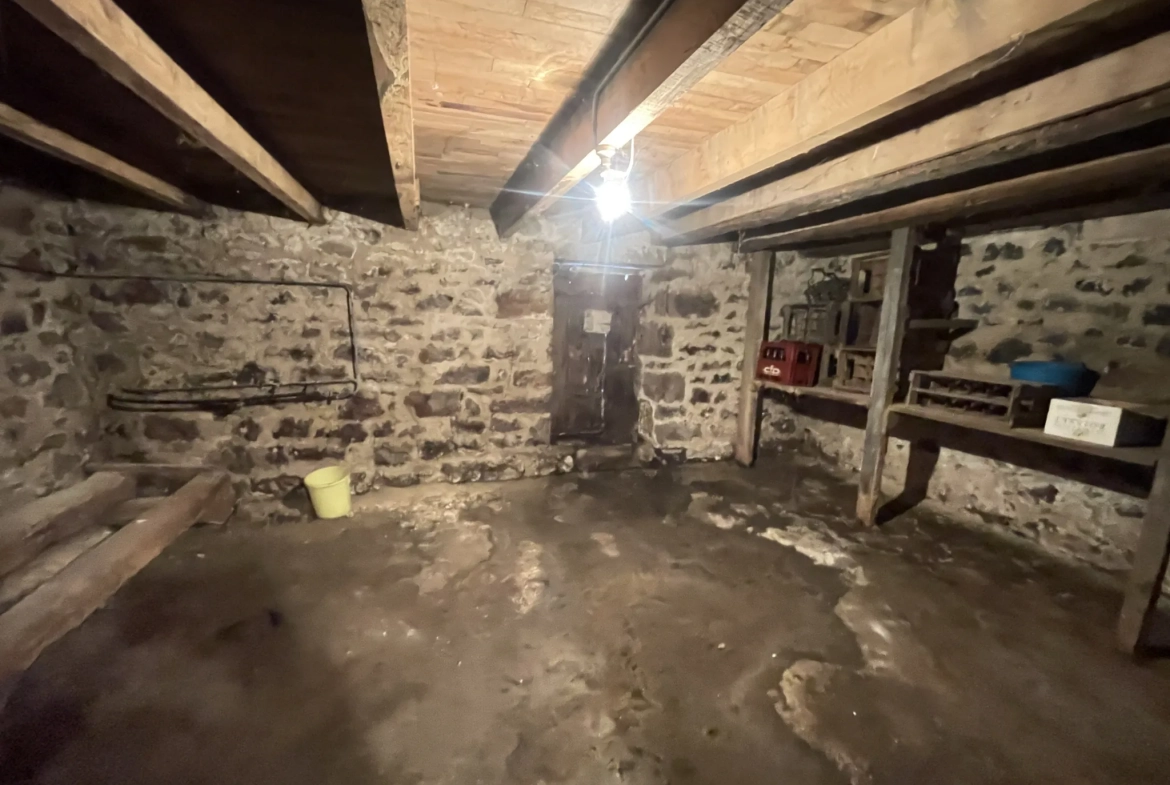 Maison ancienne à Darazac de 140 m² avec grand potentiel et terrain 
