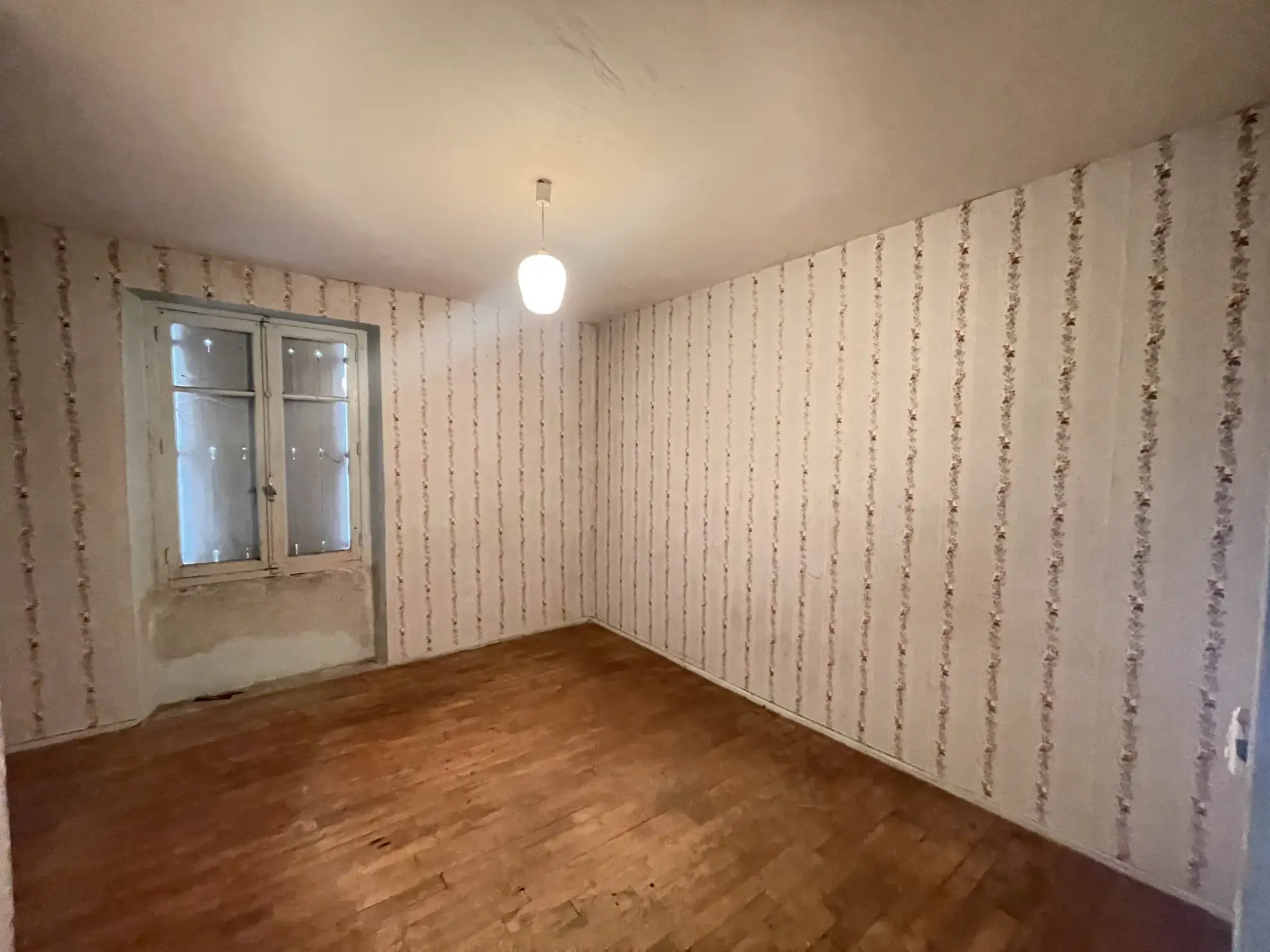 Maison ancienne à Darazac de 140 m² avec grand potentiel et terrain 