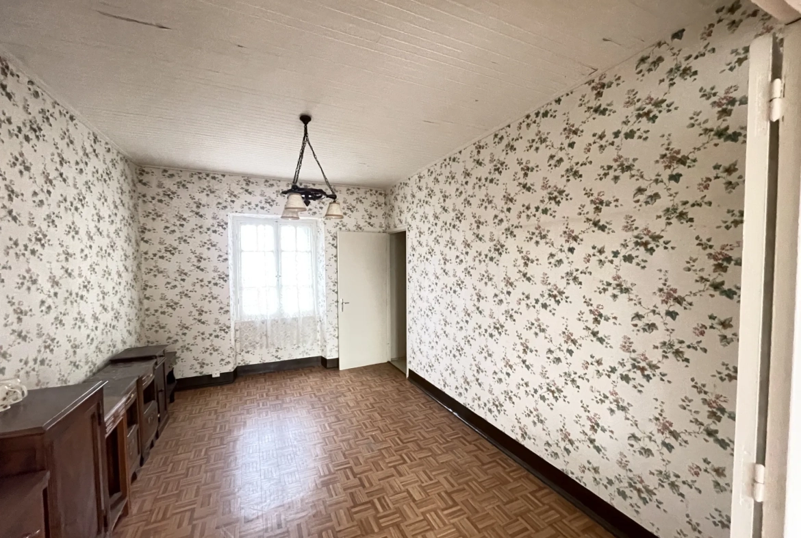 Maison ancienne à Darazac de 140 m² avec grand potentiel et terrain 