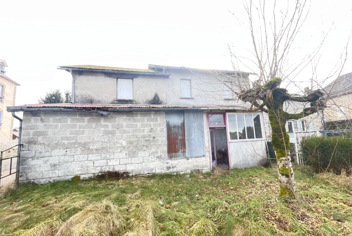 Maison ancienne à Darazac de 140 m² avec grand potentiel et terrain 