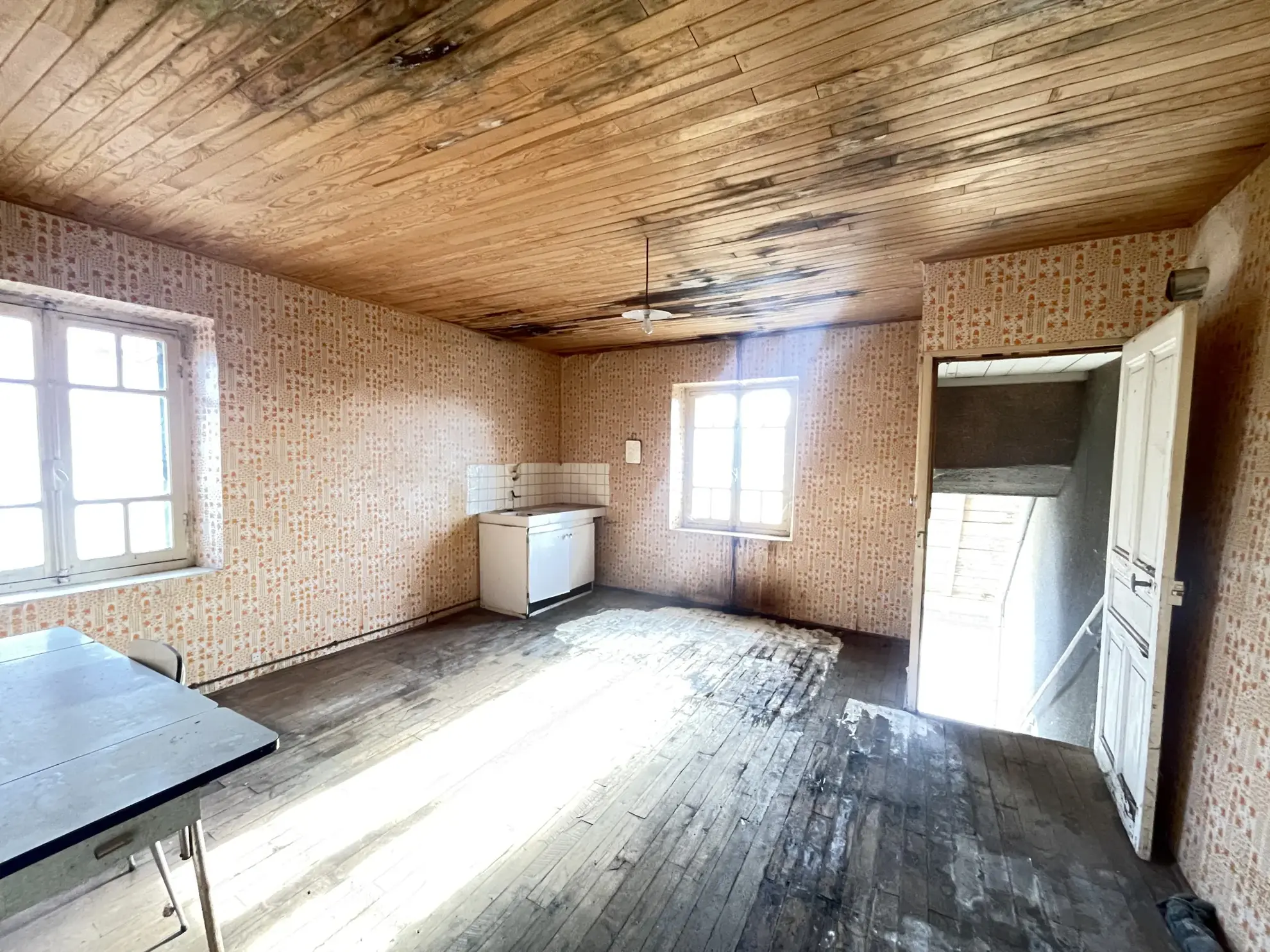 Maison ancienne à Darazac de 140 m² avec grand potentiel et terrain 